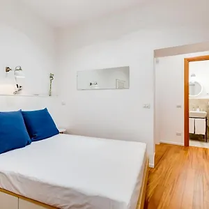 Lovely And Modern Nest Near The Colosseum Apartment Rome